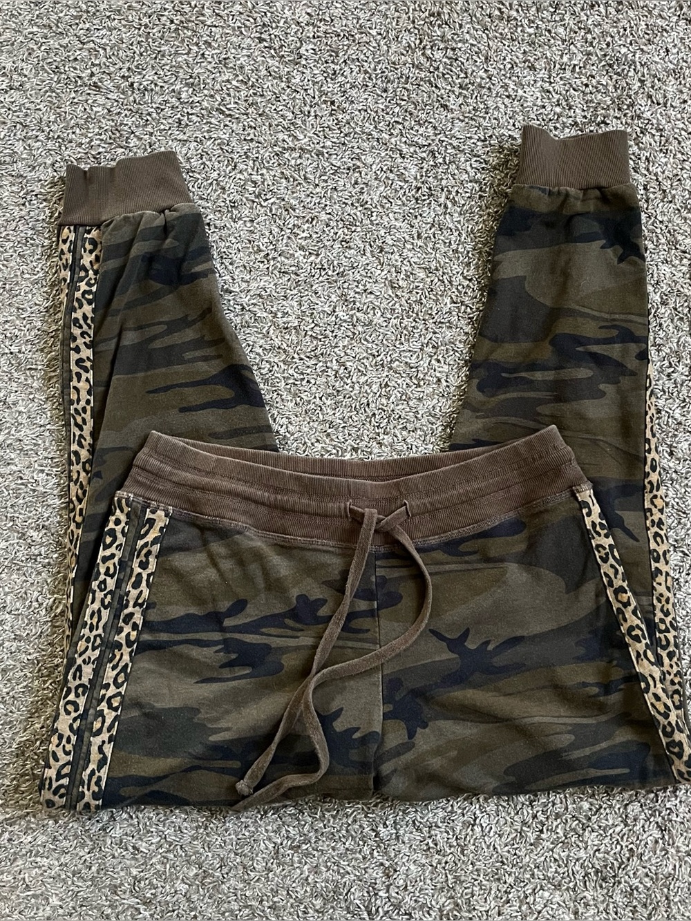 Johnny Was JW Los Angeles Camo Jogger Sweatpants Military Chic Loungewear